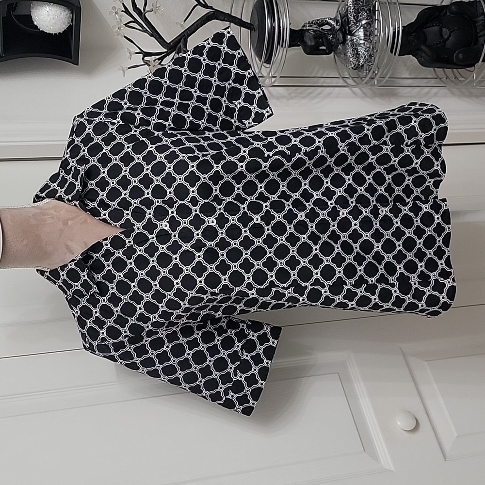 Talbots Size 10, "The Perfect Elbow-Sleeve Shirt" Black and White Geometric